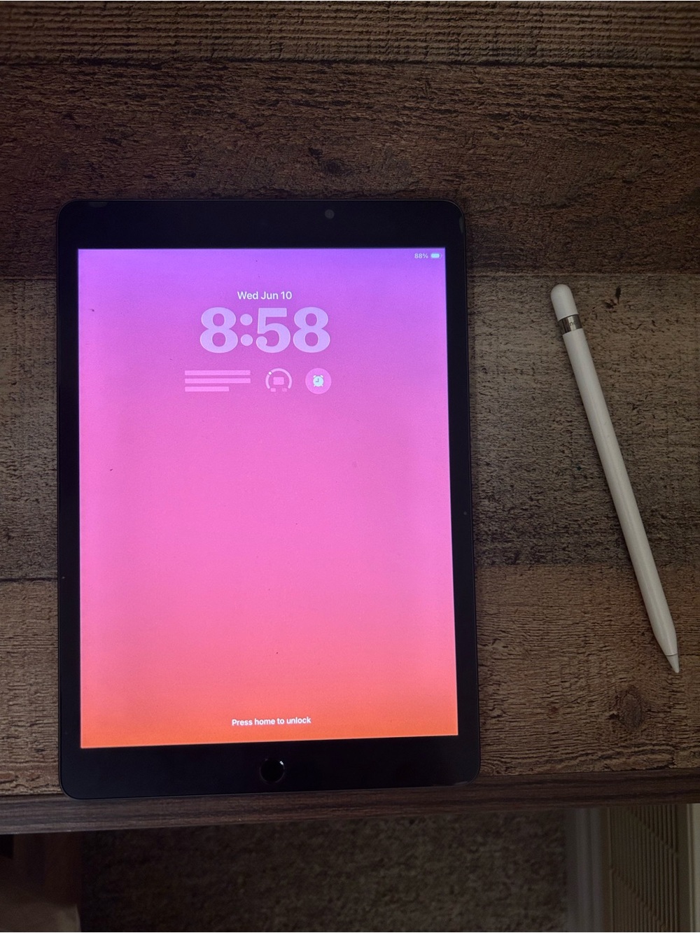 Apple iPad 9th generation and Apple Pencil